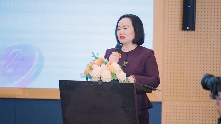 Bà Phạm Thúy Chinh, Phó Chủ nhiệm Ủy ban Kinh tế và Tài chính của Quốc hội phát biểu tại Hội thảo. img-2986.jpg