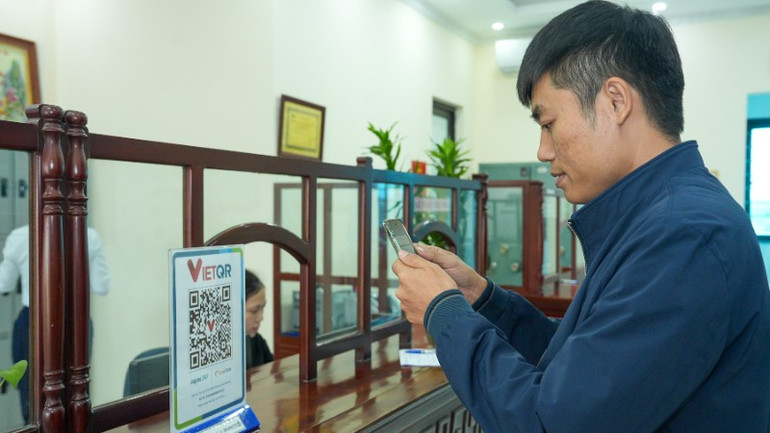 ដោយមានការគាំទ្រពីធនាគារ Co-opBank ប្រព័ន្ធមូលនិធិឥណទានប្រជាជនកំពុងពន្លឿនដំណើរការផ្លាស់ប្តូរឌីជីថលរបស់ខ្លួន។ lan06057-2399.jpg