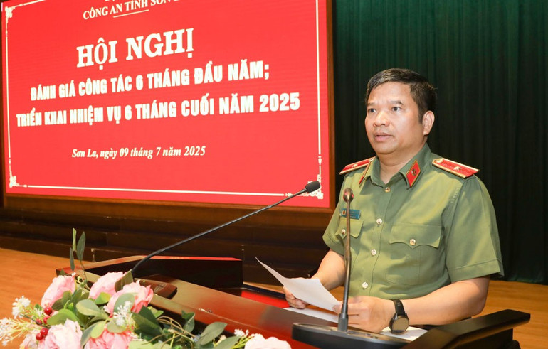 Thiếu tướng Đặng Trọng Cường, Ủy viên Ban Thường vụ Tỉnh ủy, Bí thư Đảng ủy, Giám đốc Công an tỉnh Sơn La phát biểu tại Hội nghị. 2.jpg