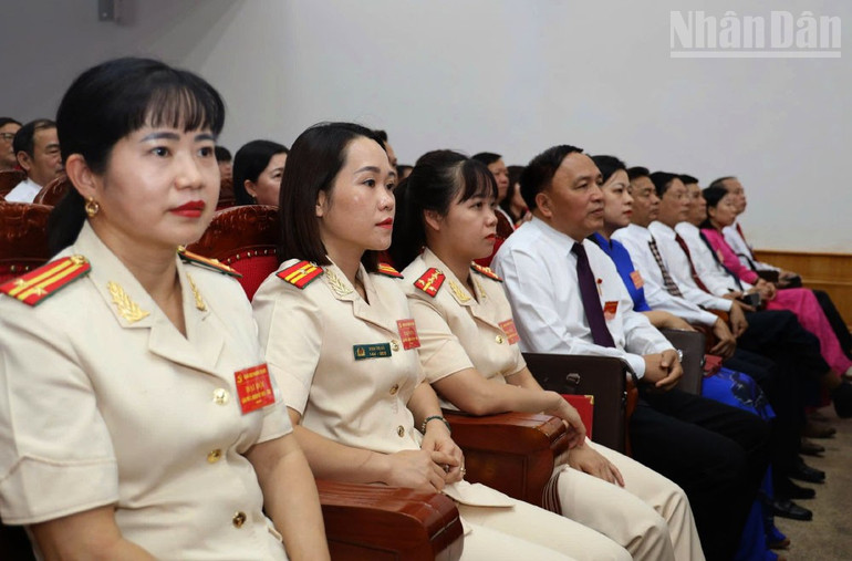 Đại biểu nữ khối lực lượng vũ trang dự Đại hội. ndo_tr_3-1817.jpg