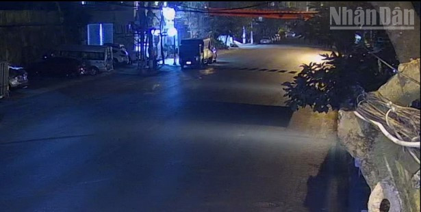 Sau khi Báo Nhân Dân phản ánh, Trung tâm tâm khám, chữa bệnh DHY JW CENTER số 27 Tô Hiệu đã thu dọn đồ di chuyển ngay trong đêm. ndo_tr_untitled-1.jpg