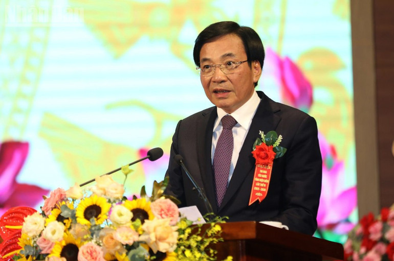 Đồng chí Trần Văn Sơn, Bộ trưởng, Chủ nhiệm Văn phòng Chính phủ phát biểu tại Đại hội thi đua yêu nước tỉnh Điện Biên lần thứ VI. ndo_tl_z7024256725236-24c7f0c04702cef4dbc709f496f850c8.jpg