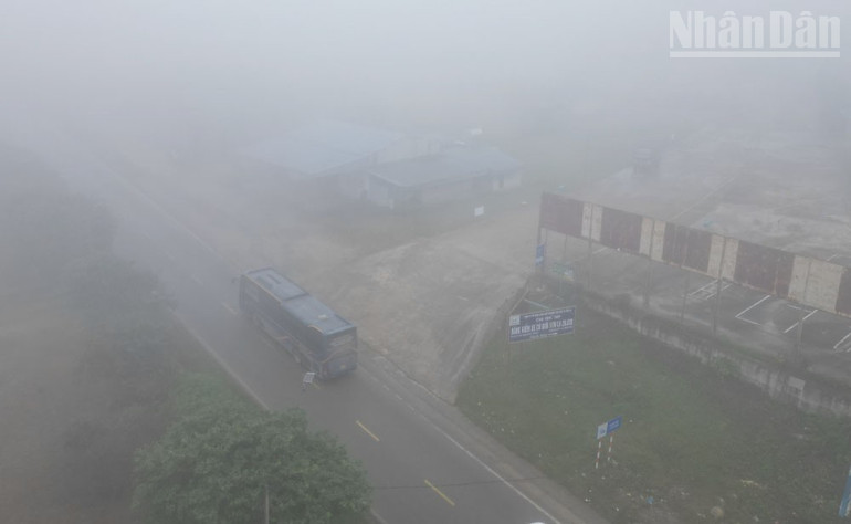 Chi nhánh Đăng kiểm xe cơ giới 2603D, xã Vân Hồ nằm sát Quốc lộ 6, chưa được cấp phép đấu nối ra Quốc lộ với nguy cơ xung đột giao thông giữa phương tiện qua lại và ra vào đăng kiểm. ndo_tr_6.jpg