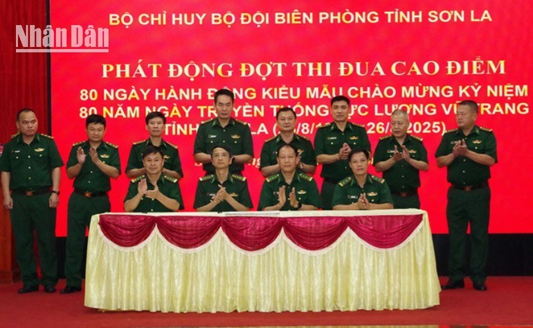 Đại diện các đơn vị ký kết giao ước thi đua. anh-4-2708.jpg