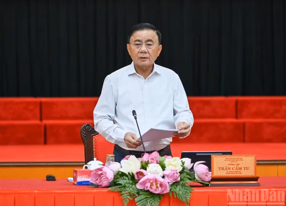 dong-chi-cam-tu.jpg