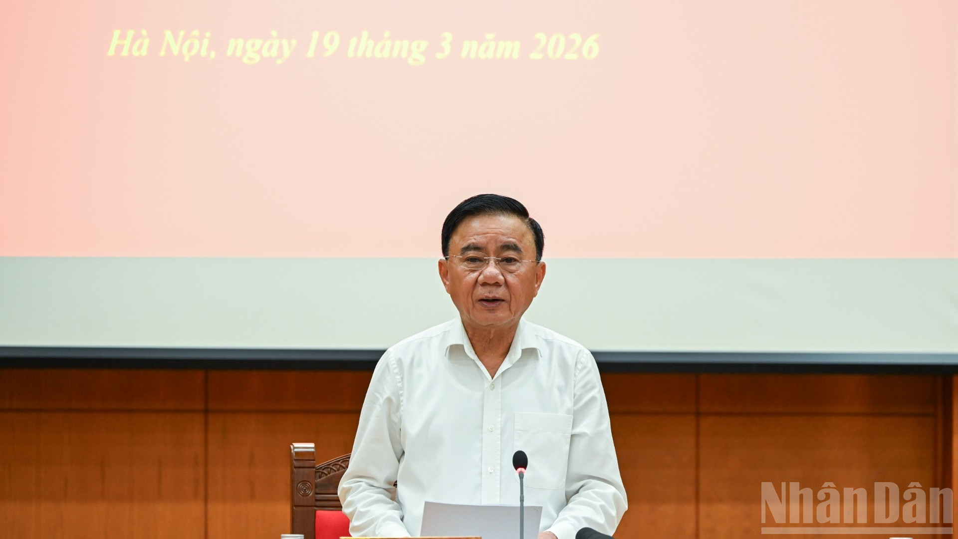 Thường trực Ban Bí thư Trần Cẩm Tú, Trưởng Ban Chỉ đạo, phát biểu tại phiên họp. (Ảnh: DUY LINH)