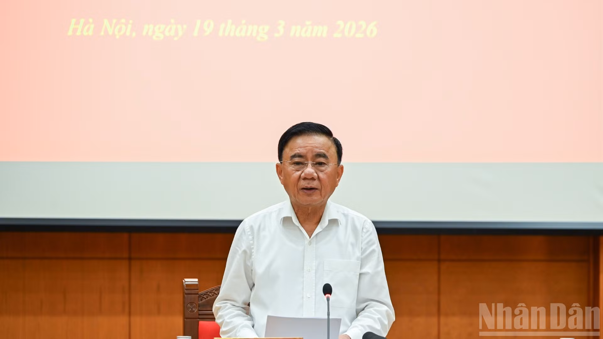 Thường trực Ban Bí thư Trần Cẩm Tú, Trưởng Ban Chỉ đạo, phát biểu tại phiên họp. (Ảnh: DUY LINH)