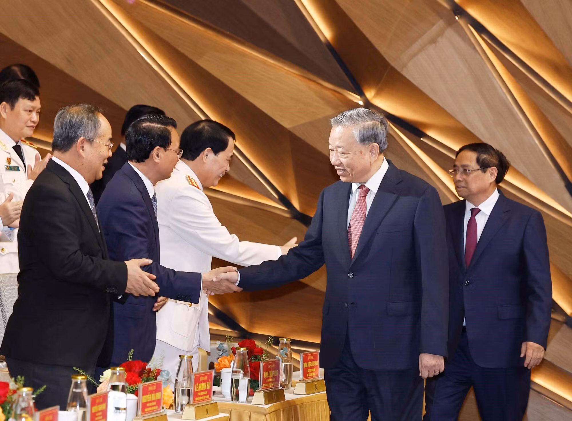 vna-potal-tong-bi-thu-chu-tich-nuoc-du-le-ky-niem-80-nam-ngay-truyen-thong-tham-muu-cong-an-nhan-dan-8694718.jpg