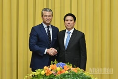 Chủ tịch nước Lương Cường và Bộ trưởng Chiến tranh Hoa Kỳ Pete Hegseth.