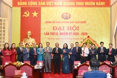 Chánh Văn phòng Trung ương Đảng Lê Hoài Trung và Phó Chủ tịch nước Võ Thị Ánh Xuân chúc mừng Ban Chấp hành Đảng bộ Văn phòng Chủ tịch nước, khóa IX, nhiệm kỳ 2025-2030.