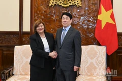Chủ tịch nước Lương Cường và Đại sứ Cộng hòa A-rập Ai Cập tại Việt Nam Amal Abdel Kader Elmorsi Salama tại buổi tiếp.