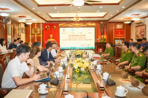 Quang cảnh lễ khai giảng chương trình.