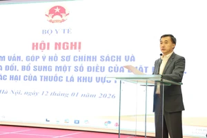 Giáo sư, Tiến sĩ Trần Văn Thuấn, Thứ trưởng Y tế phát biểu khai mạc Hội nghị.