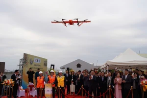 Thiết bị bay không người lái chính thức được ứng dụng trong vận chuyển mẫu bệnh phẩm, thuốc và vật tư y tế.