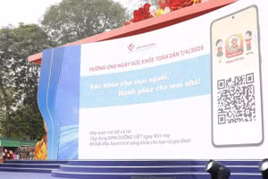 Giới thiệu Ứng dụng Dinh dưỡng Việt tại mít- tinh phát động Ngày Sức khỏe toàn dân.