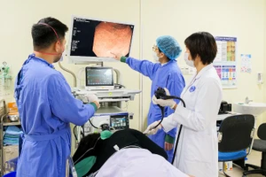  Hệ thống nội soi hiện đại được ứng dụng trong tầm soát phát hiện sớm, chẩn đoán ung thư đường tiêu hóa.