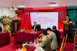 Phó Thủ tướng Chính phủ Mai Văn Chính chủ trì buổi làm việc với Viện Đông y Việt Nam