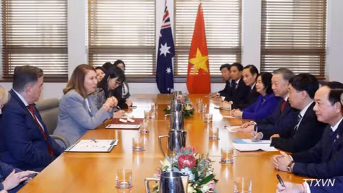 vna-potal-tong-bi-thu-chu-tich-nuoc-hoi-kien-hai-chu-tich-thuong-vien-va-ha-vien-australia-8946608-8924-4932.jpg