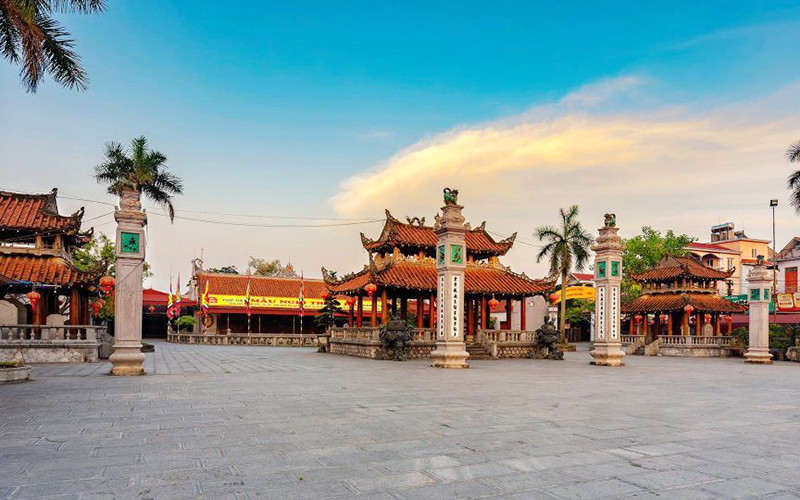 Phủ Chính Tiên Hương tại khu di tích Phủ Dày.