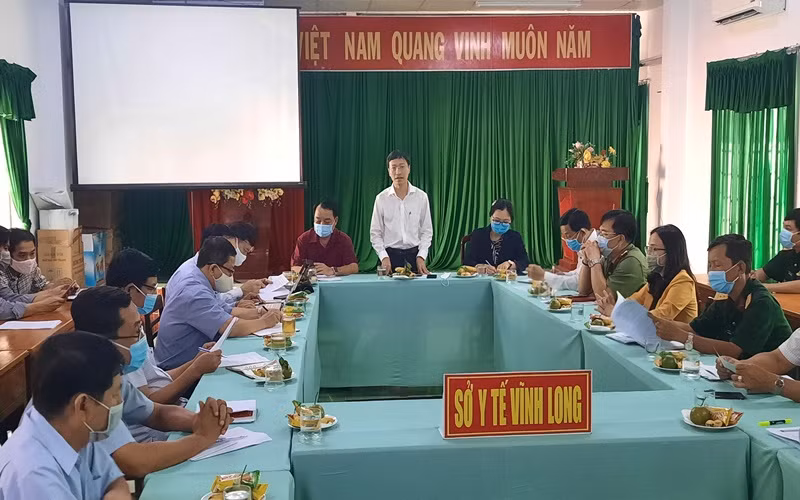 Quang cảnh buổi làm việc của Viện Pasteur TP Hồ Chí Minh với lãnh đạo tỉnh Vĩnh Long vào trưa ngày 27-12.