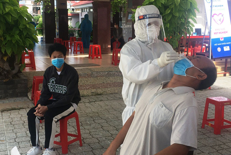 Tỉnh Bến Tre tập trung xét nghiệm tầm soát để phòng, chống dịch Covid-19.