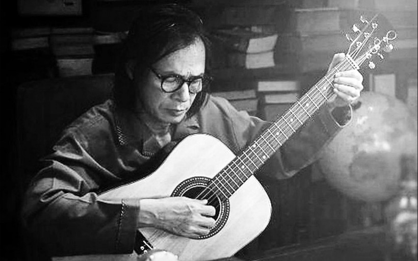 Nghệ sĩ Ưu tú Trần Lực vào vai nhạc sĩ Trịnh Công Sơn trong bộ phim "Em và Trịnh". 