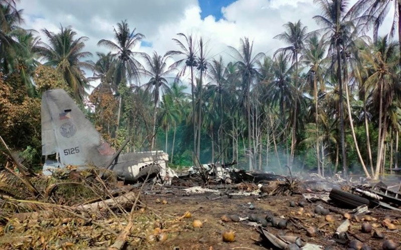 Mảnh vỡ của chiếc C-130 mang số đăng ký 5125. (Ảnh: Reuters) 