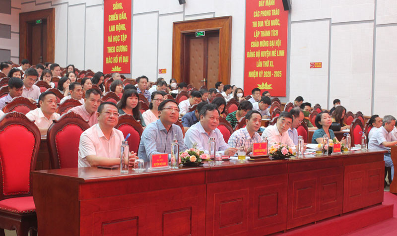 Các đại biểu tham dự hội nghị sáng 1/7.