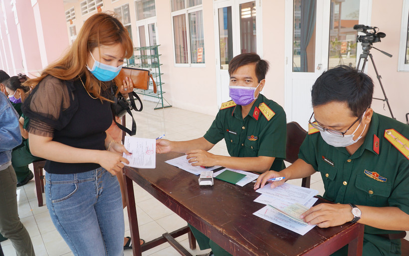 Công dân trở về Sóc Trăng phải khai báo và cách ly y tế 14 ngày.