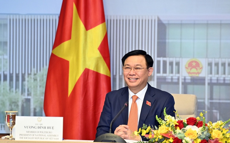 Chủ tịch Quốc hội Vương Đình Huệ phát biểu tại buổi hội đàm.