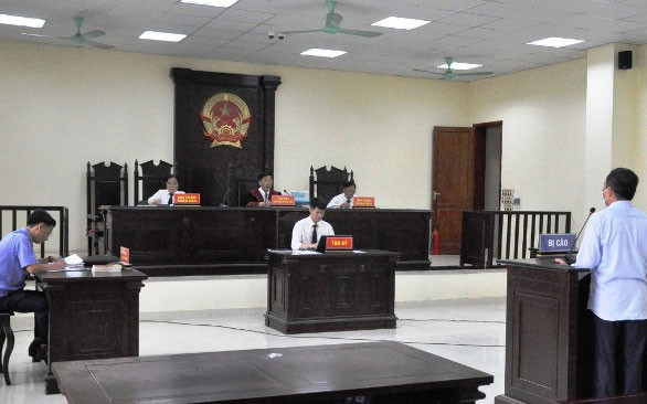 Phiên xét xử bị cáo về tội “ Cưỡng đoạt tài sản”.