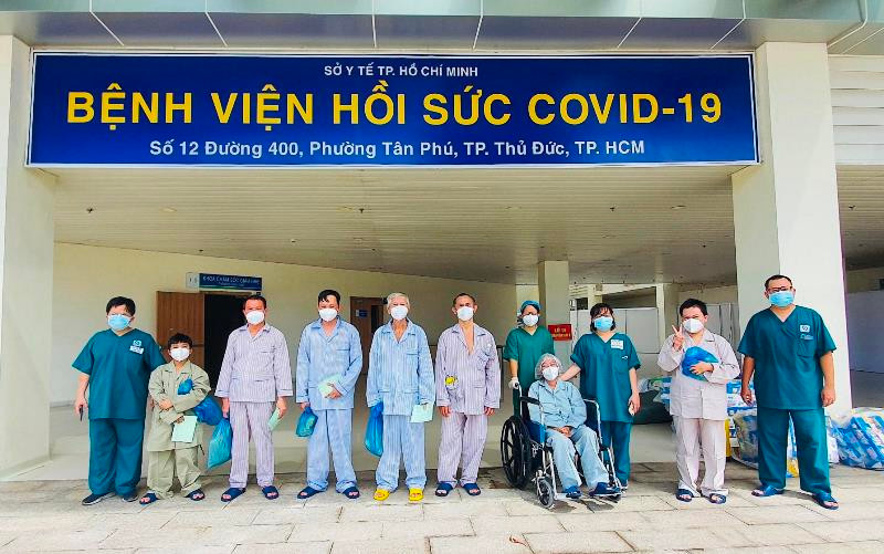 Các bệnh nhân nặng ra viện trong ngày 1/8 tại Bệnh viện Hồi sức Covid-19 TP Hồ Chí Minh. (Ảnh: Bệnh viện Chợ Rẫy)