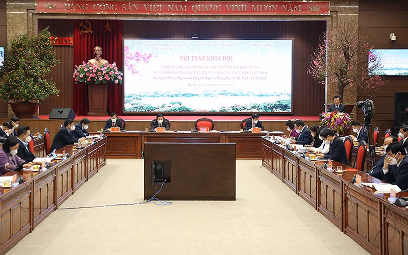 Quang cảnh hội thảo khoa học "Ðồng chí Nguyễn Phong Sắc- Người cộng sản kiên trung, nhà lãnh đạo tiền bối tiêu biểu của Ðảng và cách mạng Việt Nam". Ảnh: NHẬT NAM