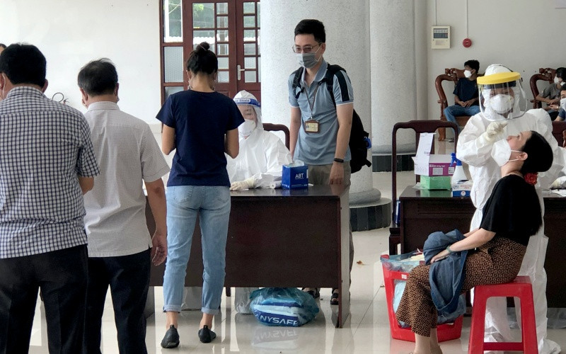 Sóc Trăng tăng cường sàng lọc, xét nghiệm để kịp thời phát hiện F0 trong cộng đồng.