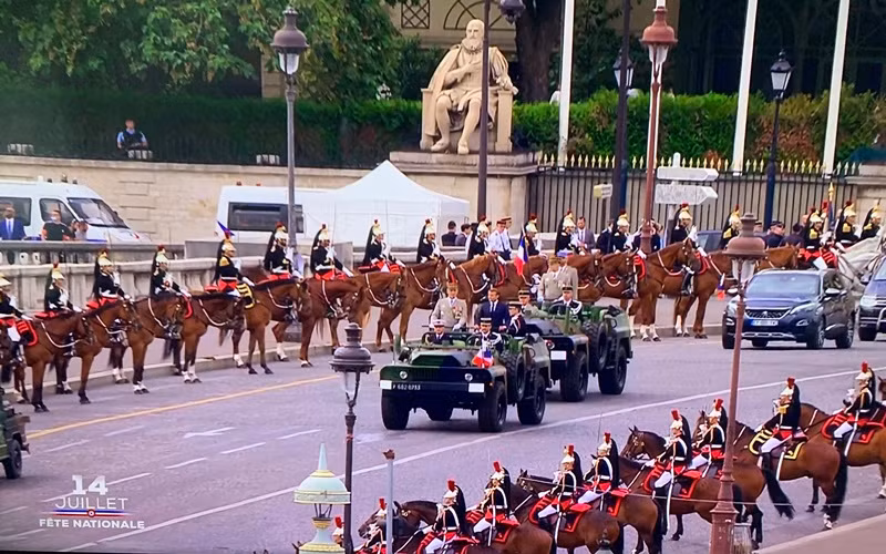 Tổng thống Emmanuel Macron chủ trì lễ kỷ niệm Quốc khánh. (Ảnh: TF1)