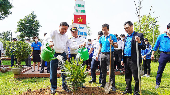 Cẩm Khê hướng về biển, đảo