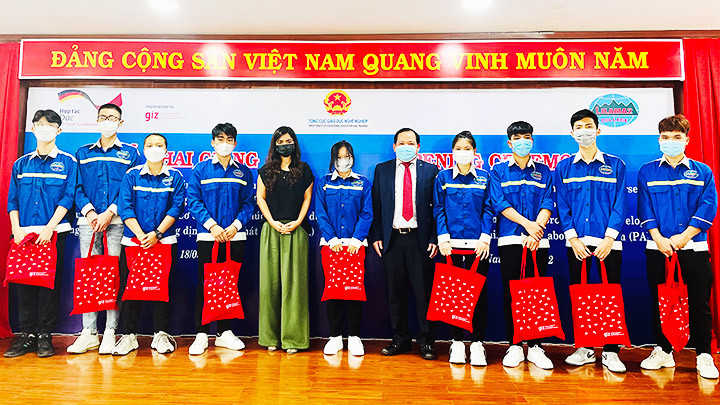 Lễ khai giảng khóa đào tạo nghề cắt gọt kim loại theo tiêu chuẩn Đức