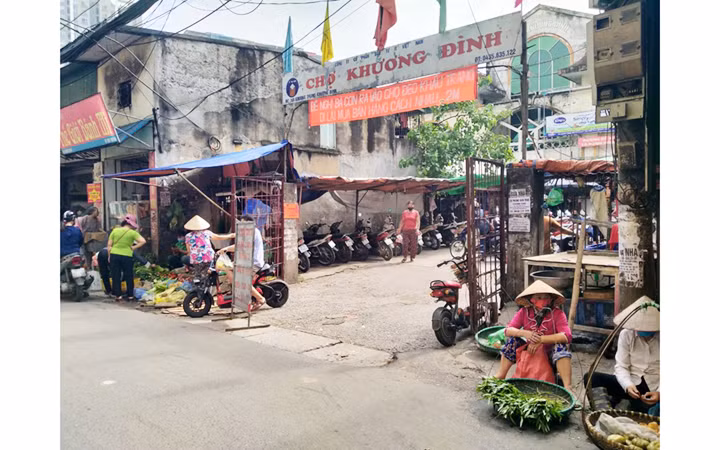 Một góc chợ Khương Đình.