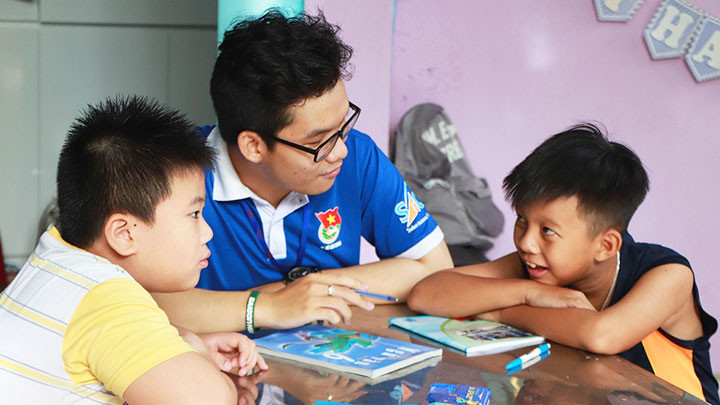 Chương trình “Gia sư áo xanh”