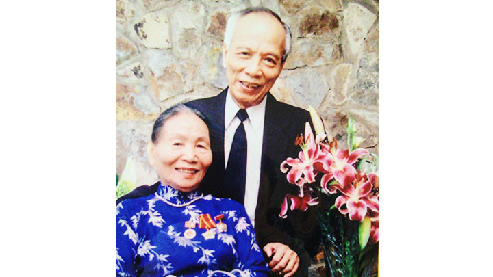 Ông, bà Phan Khắc Hy - Nguyễn Thị Ngọc Lan.