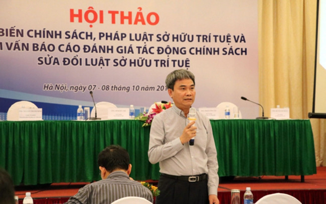 Lãnh đạo Cục Sở hữu trí tuệ phát biểu ý kiến tại hội thảo về phổ biến chính sách, pháp luật sở hữu trí tuệ.