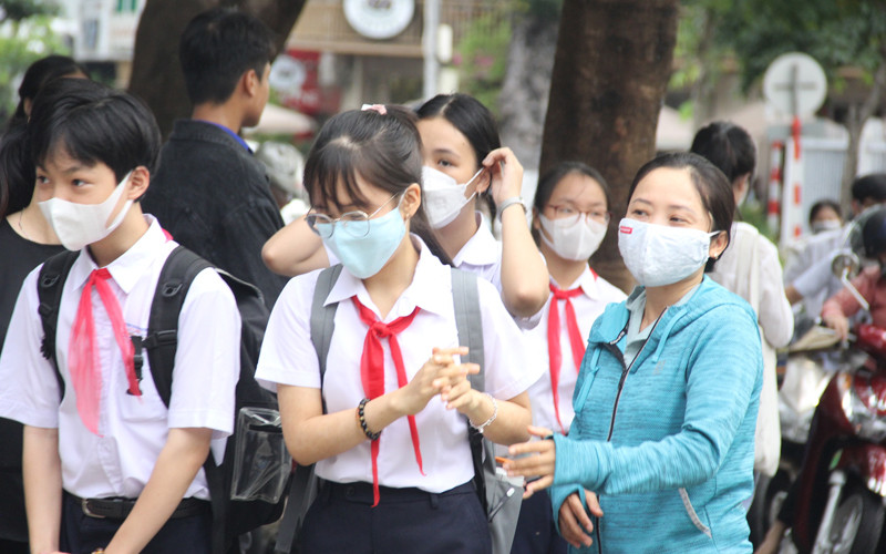 Các thí sinh dự thi vào lớp 10.