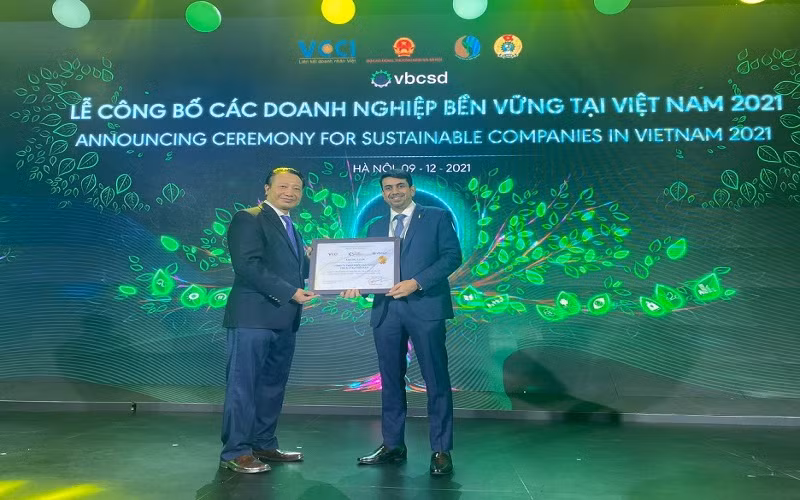 Những nỗ lực liên tục vì môi trường, kinh tế và xã hội giúp Coca-Cola đạt vị trí thứ 3 trong danh sách Doanh nghiệp bền vững tại Việt Nam (CSI) năm 2021.