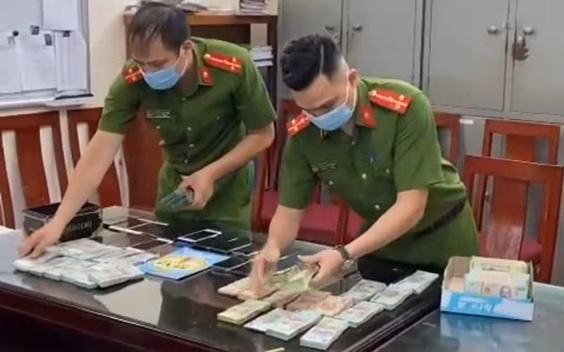 Cơ quan Công an thu giữ tang vật của vụ án.