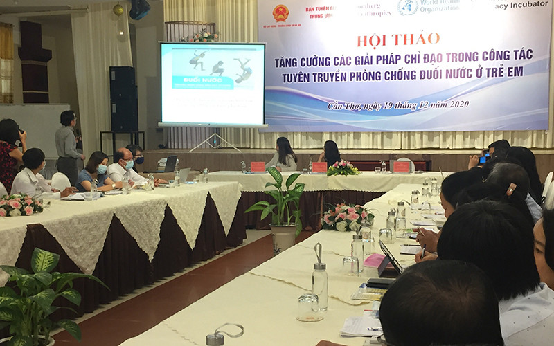 Quang cảnh hội thảo tăng cường tuyên truyền phòng chống tai nạn đuối nước ở trẻ em.