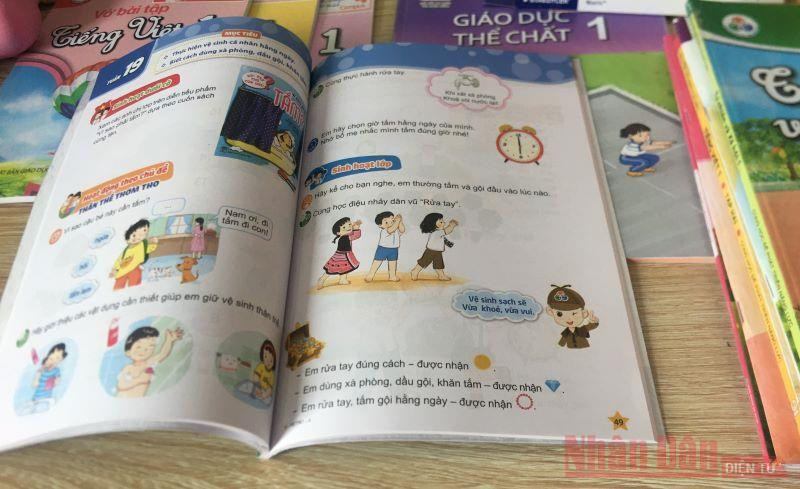 SGK lớp 1 theo Chương trình giáo dục phổ thông mới đang được sử dụng từ năm học 2020-2021 (Ảnh: ĐỨC DUY)