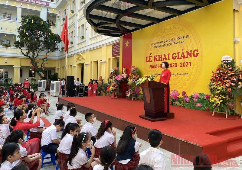 Học sinh Trường tiểu học Tràng An (Hà Nội) trong Lễ khai giảng năm học mới (Ảnh: QUỲNH NGUYỄN)