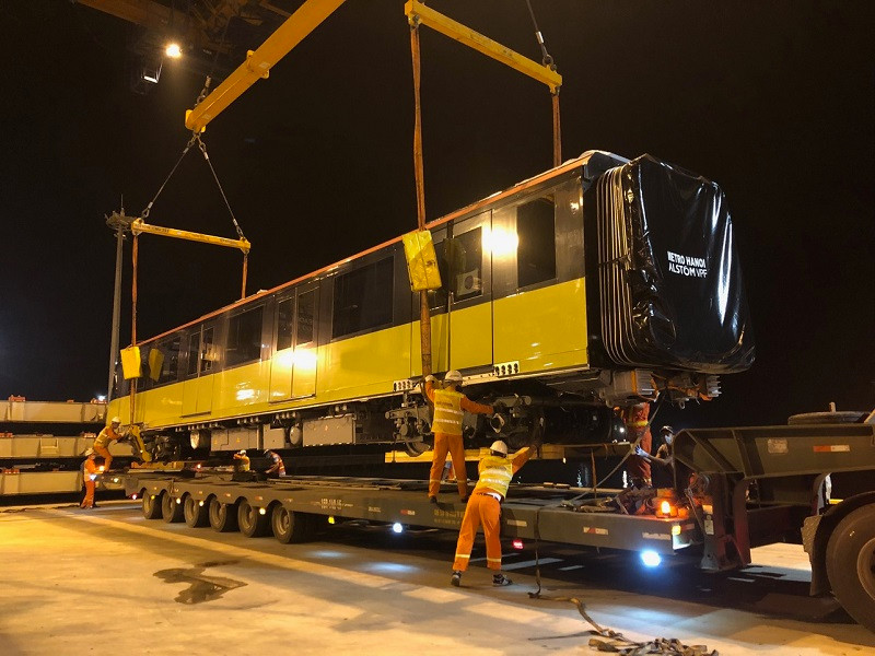 Vận chuyển tàu từ cảng Hải Phòng về Hà Nội.