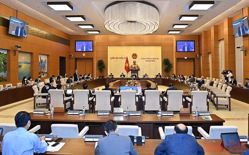 Phiên họp Ủy ban Thường vụ Quốc hội cho ý kiến về chủ trương đầu tư Dự án xây dựng công trình đường bộ cao tốc Bắc-Nam phía Đông, sáng 10/12. (Ảnh: DUY LINH)