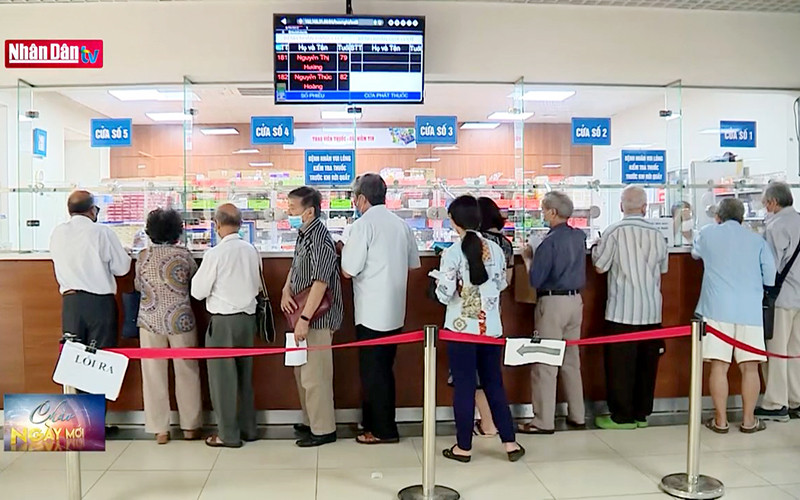 Thời tiết thất thường, người già nhập viện gia tăng